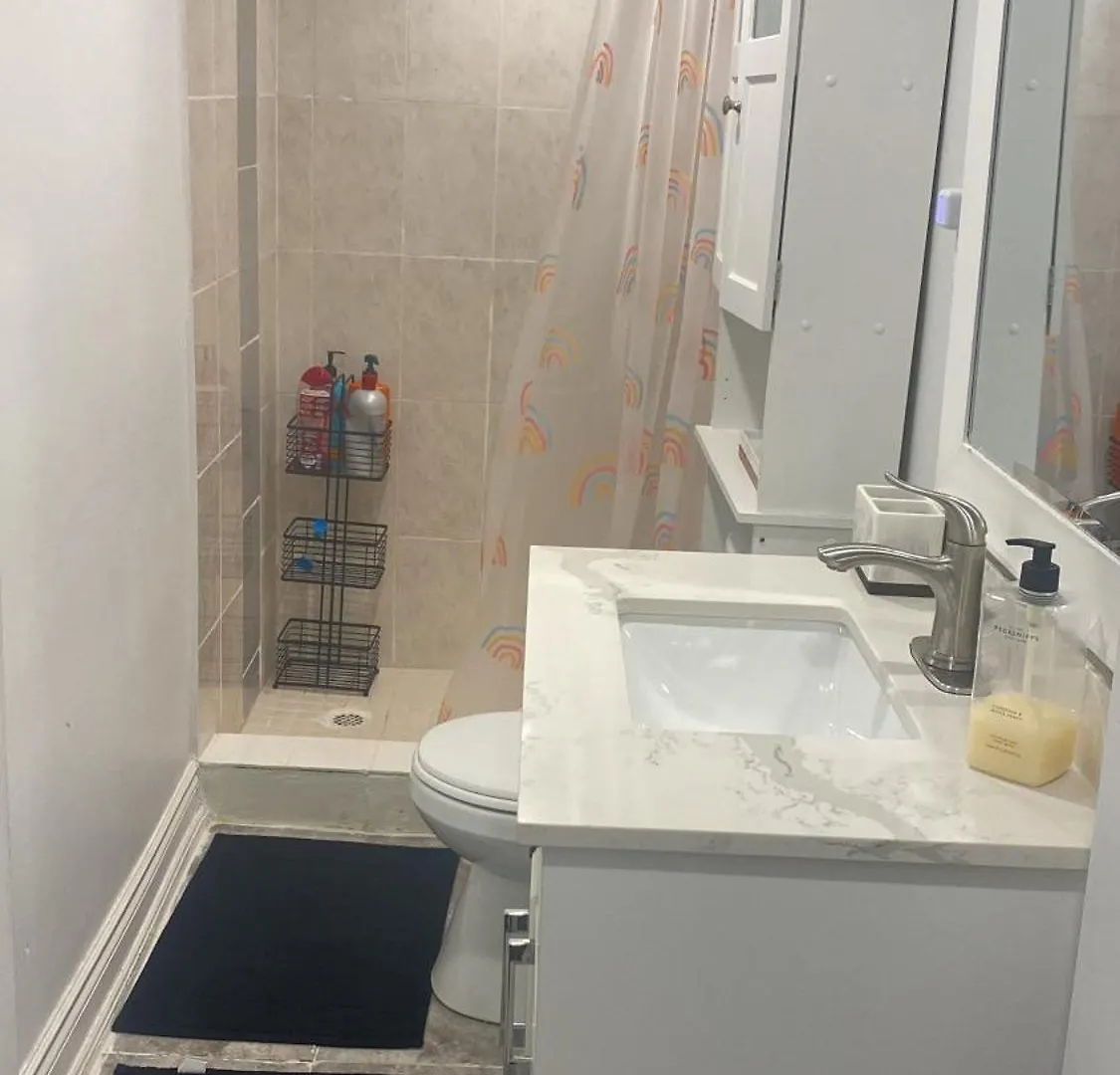 아파트 Beautiful Lower Level 2 Bedroom Aprt 토론토